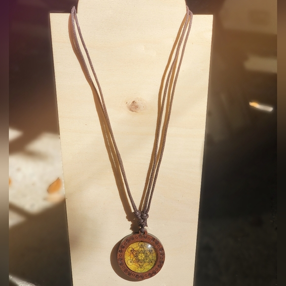 Metatron's Cube Wood Carved Holographic Pendant Unisex Necklace 2 - Picture 2 of 3